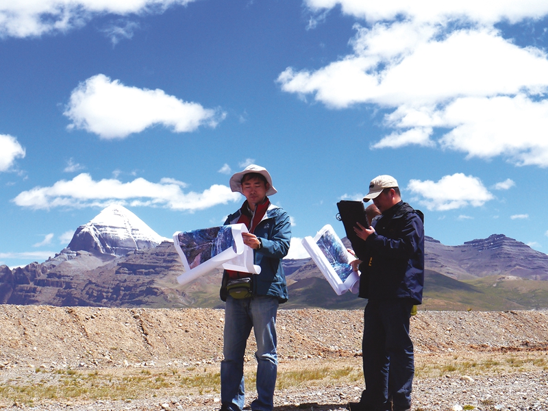 質(zhì)檢人員在西藏開(kāi)展第一次全國(guó)地理國(guó)情普查質(zhì)檢工作 質(zhì)檢人員在西藏開(kāi)展第一次全國(guó)地理國(guó)情普查質(zhì)檢工作