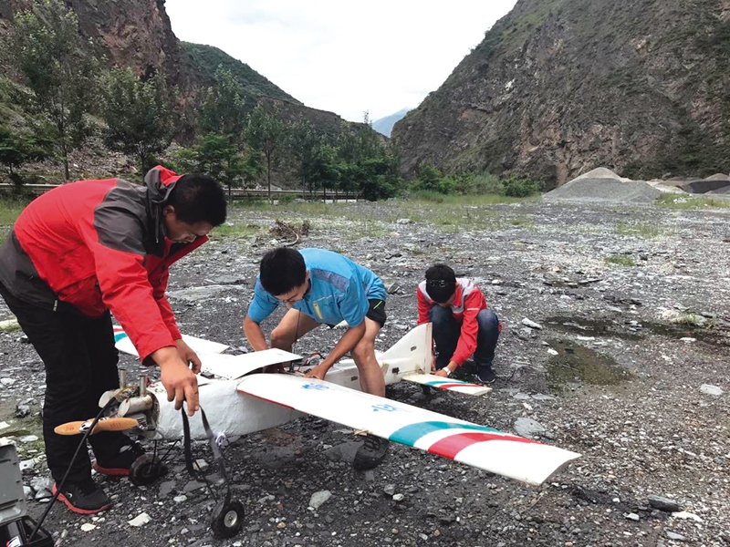 測(cè)繪地理信息工作人員緊急為四川茂縣山體垮塌提供應(yīng)急測(cè)繪保障 測(cè)繪地理信息工作人員緊急為四川茂縣山體垮塌提供應(yīng)急測(cè)繪保障